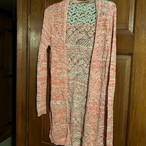 Diamond Medium coral and cream open front sweater in Medium NWOT